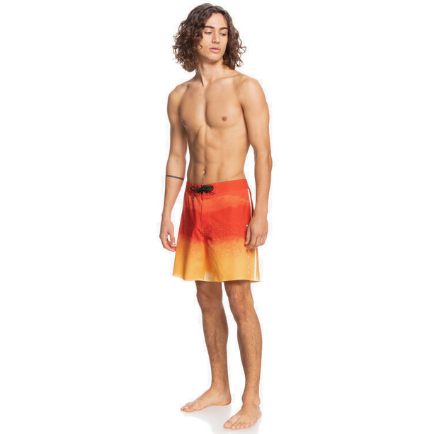 Quiksilver Surf Massive 17" Boardshorts Herren orange