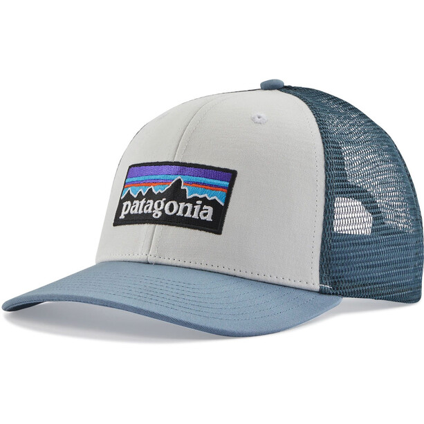 Patagonia P-6 Logo Trucker Cap, wit